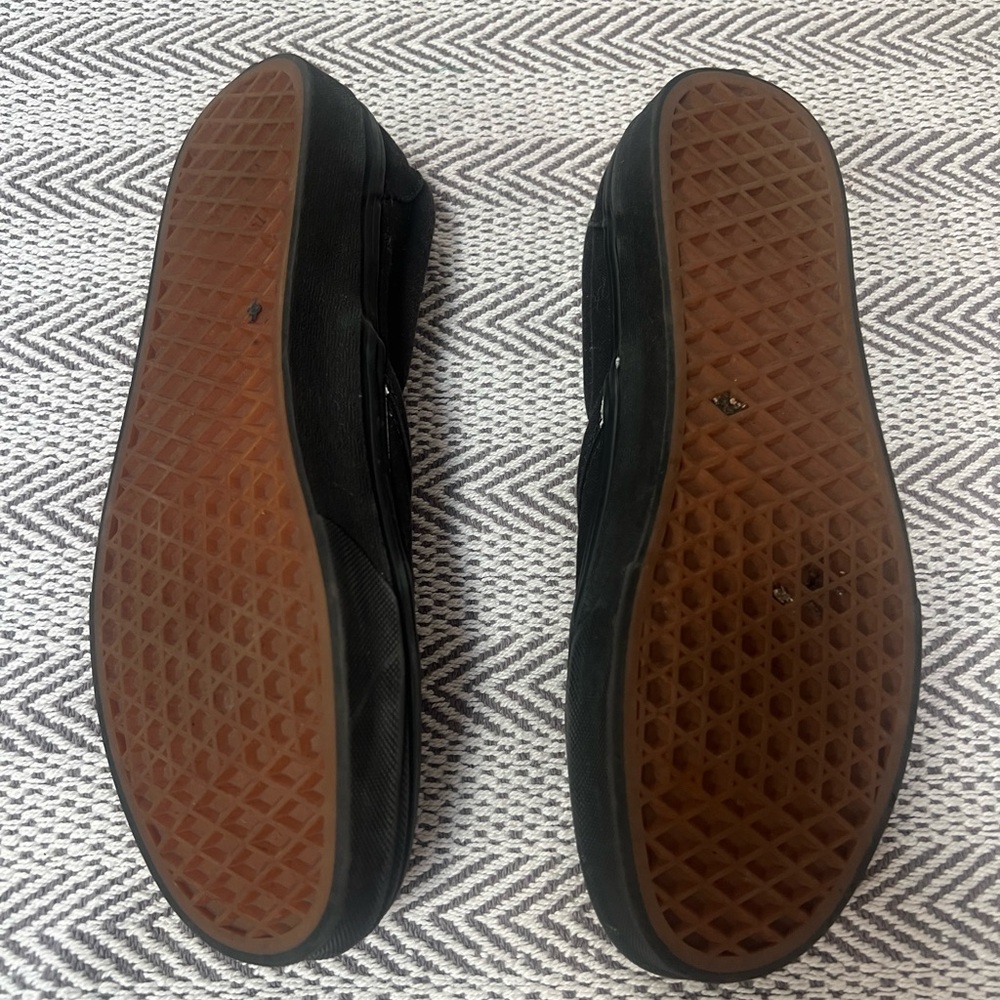 Men's Black Skate Shoes